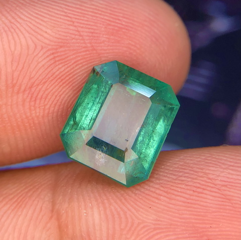 Brazilian Emerald Gemstones For Sale | Gem Rock Auctions