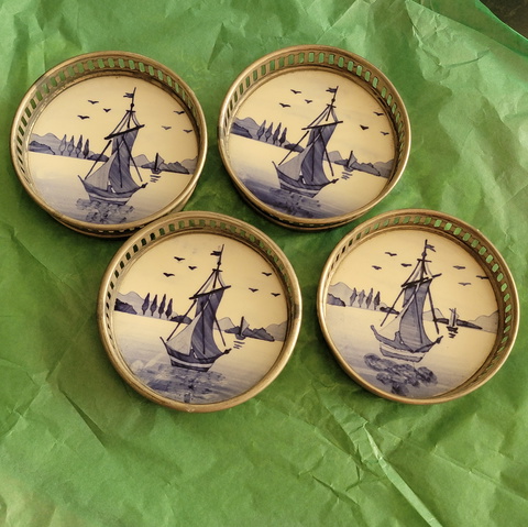 DELFT PORCELAIN & PEWTER COASTER / TRAYS