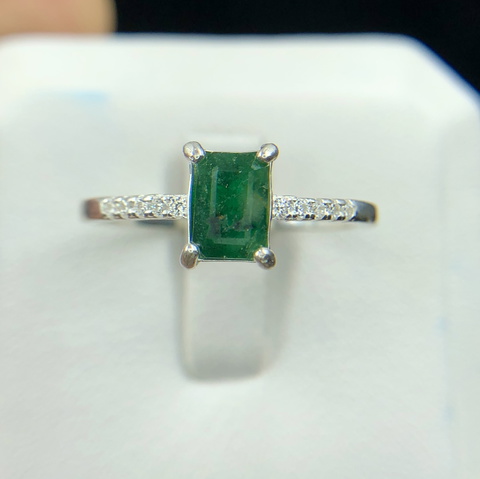 Amazing Emreled 9.75 Ct Natural Emerlad Ring