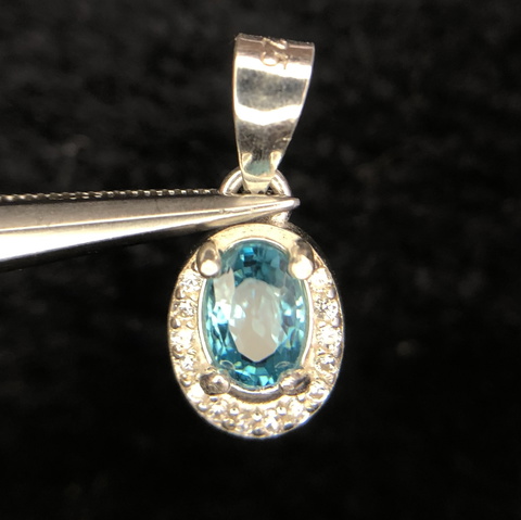 PRESTIGIUOS 5.55ct BLUE COLOR NATURAL ZIRCON PENDANT WITH CZ IN 925 SILVER