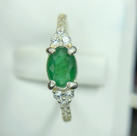Amazing Natural Emreled Ring 6.50 Ct with amazing design