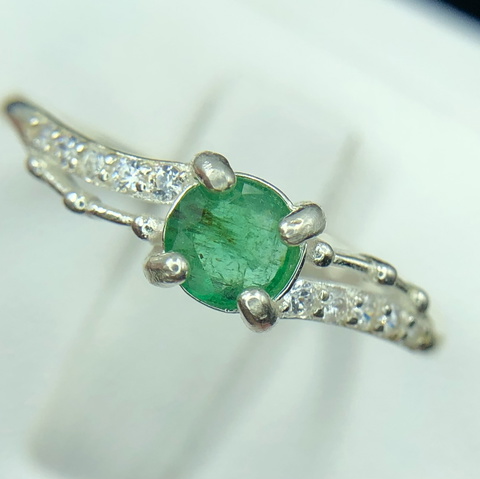 Amazing 6.20 Ct Natural Swat Emerlad Ring