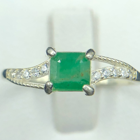 Beautiful Swat Natural Emerald 6.50 Ct Ring with amazin design