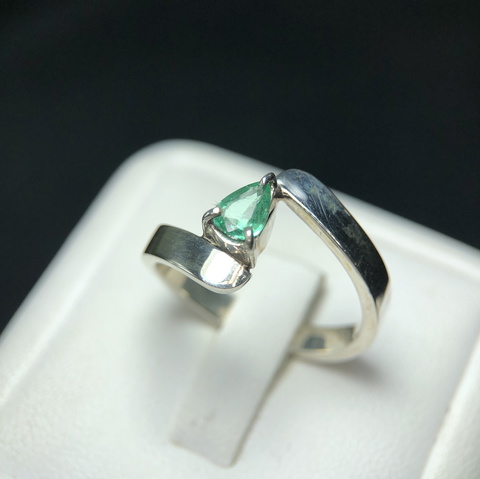 Stunning Design Natural Emerald Ring Sterling Silver 925