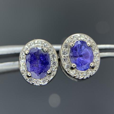7.95CT Top Color Natural Tanzanite With CZ Ear studs in 925 Silver Sterling