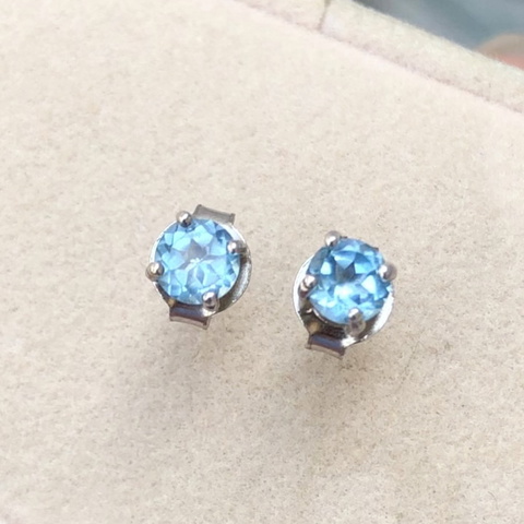 5.42ct natural blue Topaz Earrings - Round Shape - Four Prongs setup