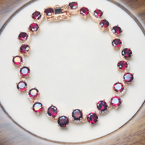 Natural Rhodolite Garnet Bracelet 81.5 Carat In Silver From Mozambique