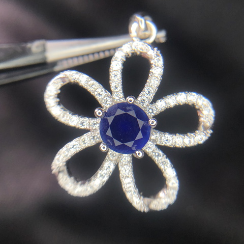 Beautiful 14.25 crt cubic zarconia sterling silver 925