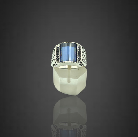 Wow Very Beautiful zircon ring in 925 silver