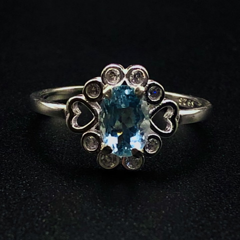 Beautiful 8.2ct natural Aquamarine Ring - Top Quality - Floral Design