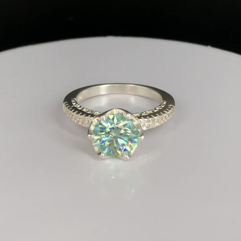 Wow Very Beautiful Moissanite Ring in 925 silver