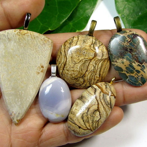 198 CTS   TRADE DEAL FIVE MIXED JASPER PENDANT   MYGM 459