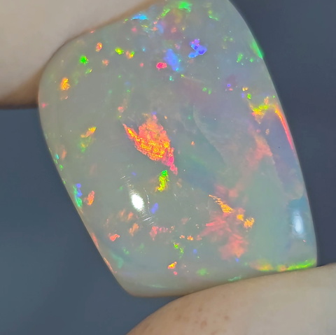 39,65 CT SEMI BLACK RAINBOW OPAL VERY RARE EXTRA RIBBON PATTERN