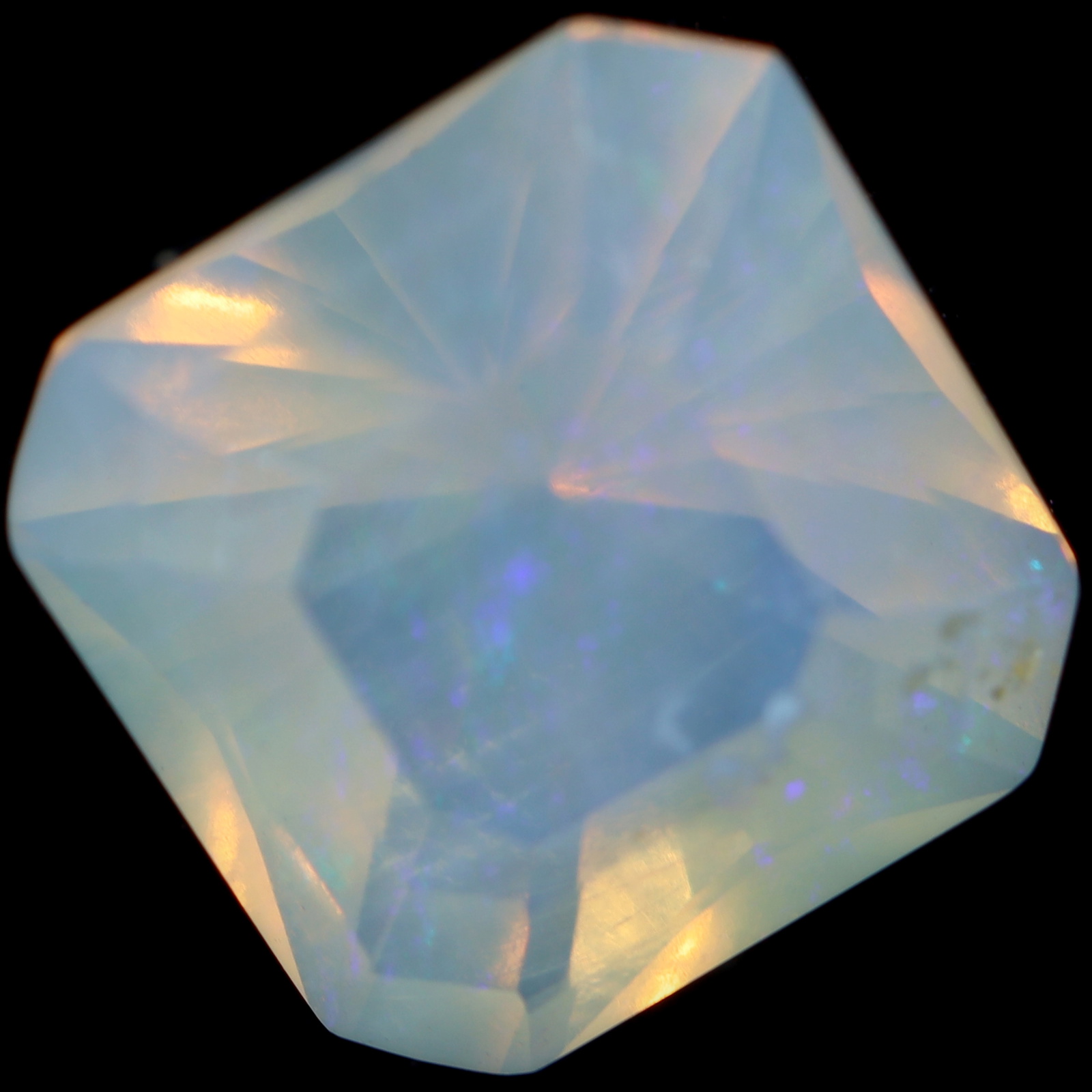 Natural Pure White Opal 8.50 Carats Gemstone O09