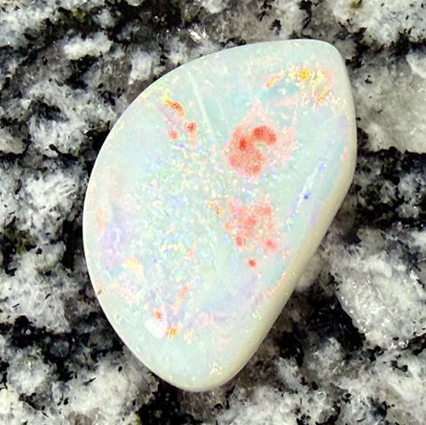 13,13 ct fully saturated multi patern opal