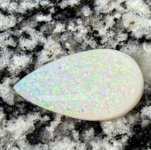 10,02 ct fully saturated non directional teardrop opal