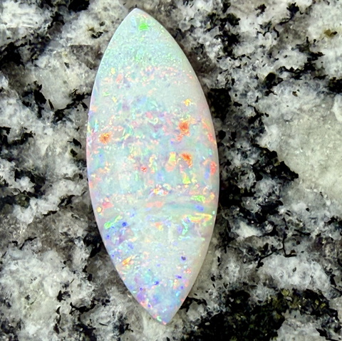 5,35 ct fully saturated non directional rainbow marquise opal